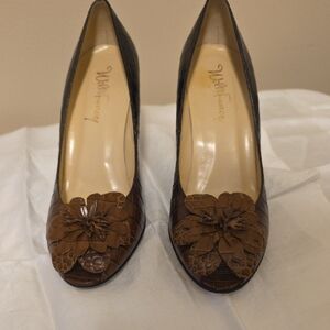 Isaac Mizrahi Brown Leather Heels with Floral Accent